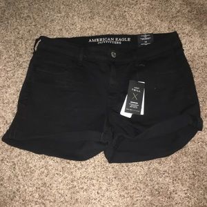 Black, Midi, Low Rise, Super Stretch Shorts